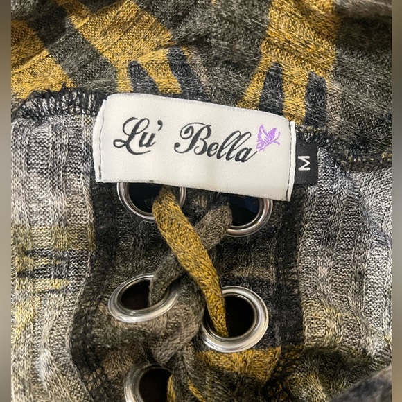 Green Camo Print, Cowl Neck Lace Up Back Top Size Medium Made In USA - Picture 5 of 5